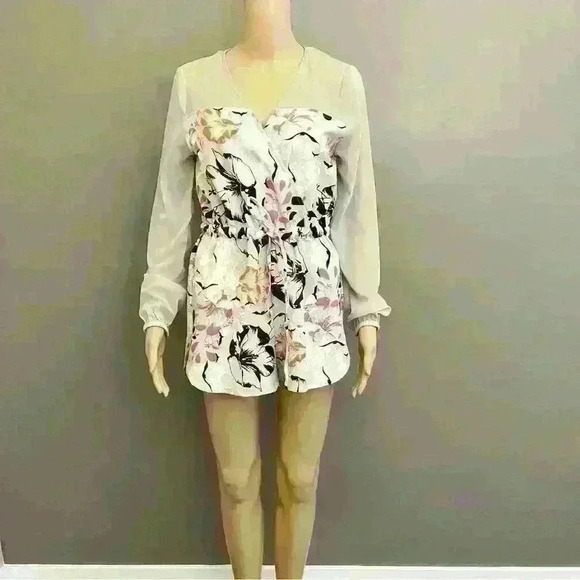 Long Sleeves Rompers with adjustable waist. Size XS-Small - Picture 5 of 5